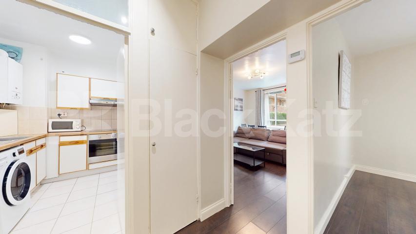 Spacious One Bedroom Flat in Prestigious St Johns Wood by Regents Park Townshend Road, St Johns Wood